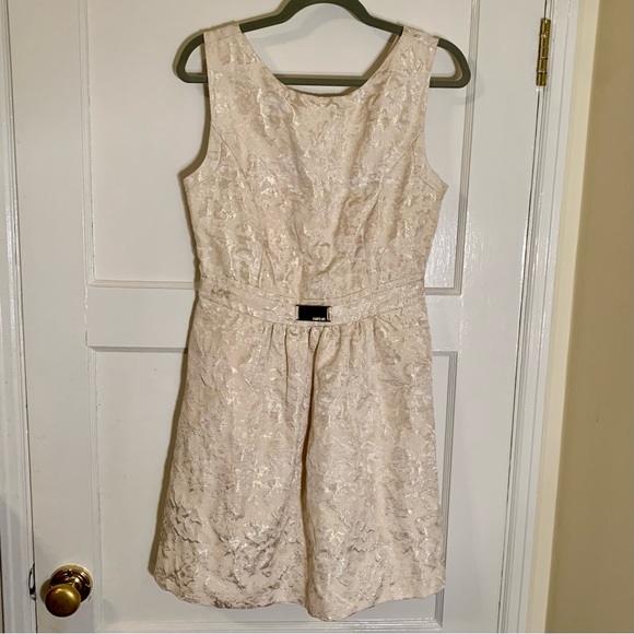 Jennifer Lopez Cream/Gold Fit & Flare Sleeveless Formal Mini Dress - Picture 1 of 8